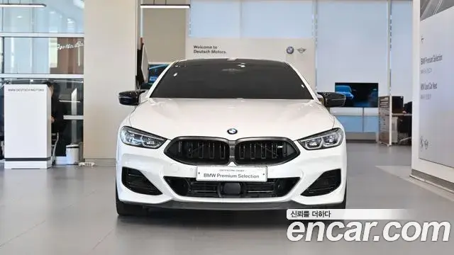 BMW 8 Series 2025 — Фото 1/3