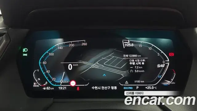 BMW 1 Series 2021 — Фото 8/20
