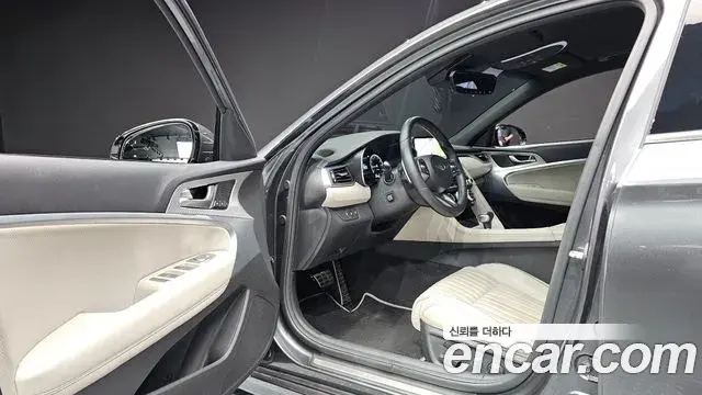 Genesis G70 2021 — ფოტო 18/35