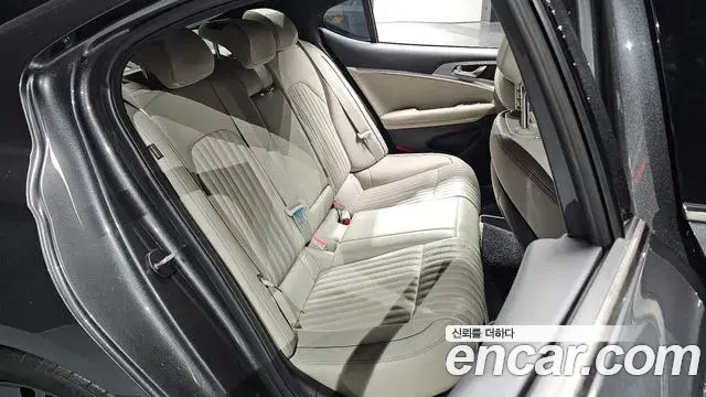 Genesis G70 2021 — ფოტო 7/35