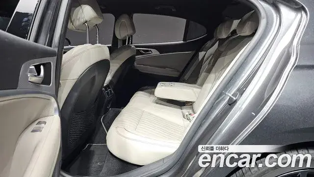 Genesis G70 2021 — ფოტო 29/35