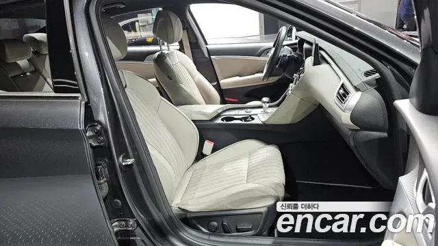 Genesis G70 2021 — ფოტო 34/35