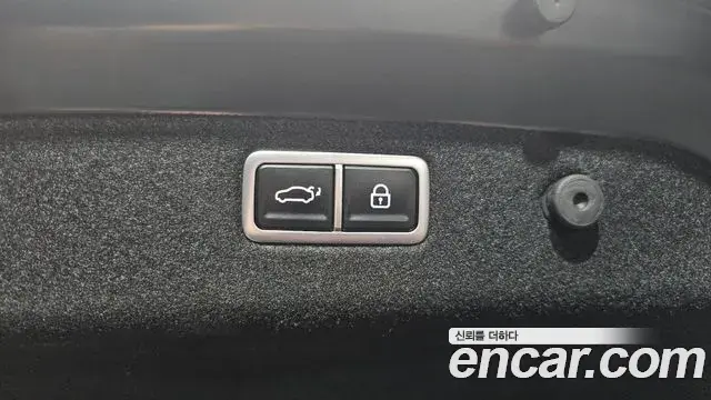 Genesis G70 2021 — ფოტო 31/35