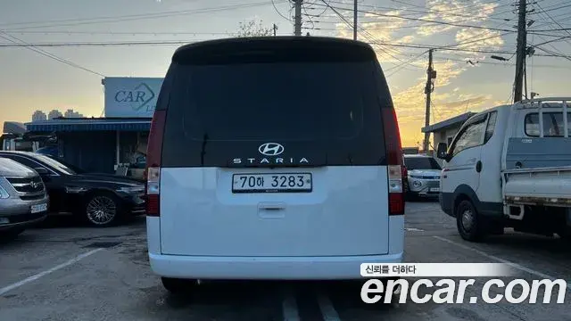 Hyundai Staria 2024 — Фото 3/19