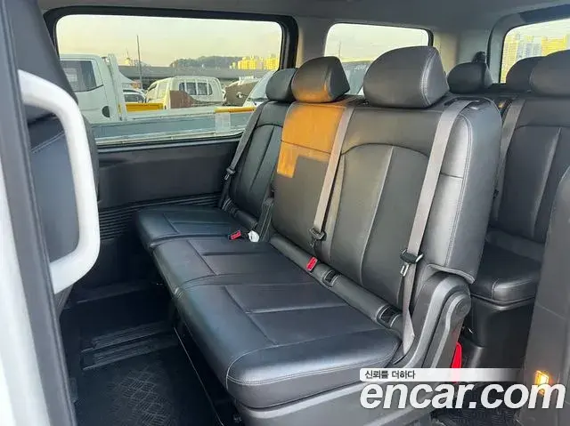 Hyundai Staria 2024 — Фото 15/19