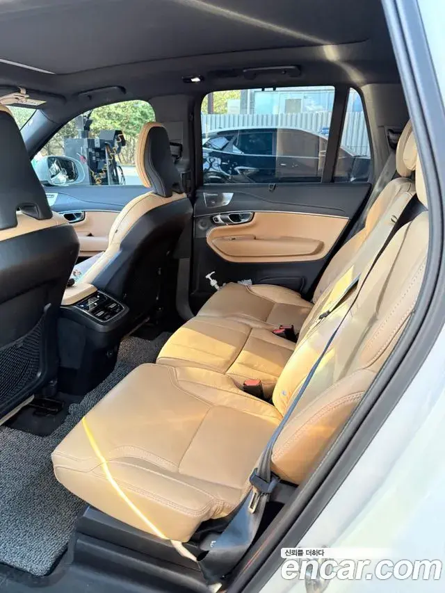Volvo XC90 2023 — ფოტო 2/7