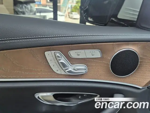 Mercedes-Benz E-Class 2021 — Фото 12/19