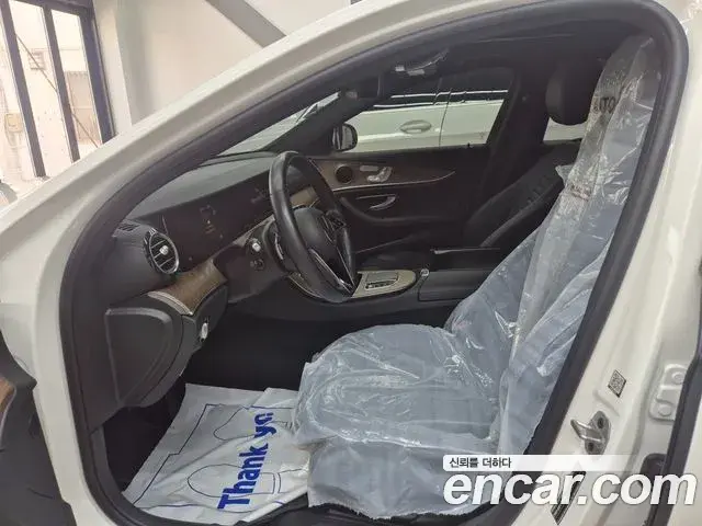 Mercedes-Benz E-Class 2021 — Фото 15/19