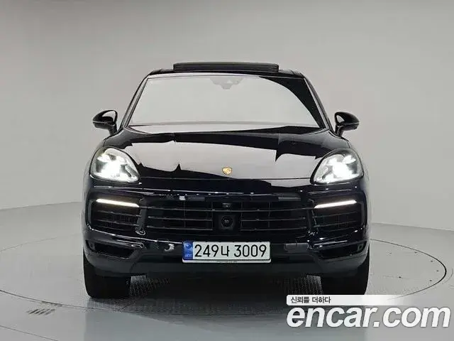 Porsche Cayenne 2020 — Фото 9/17