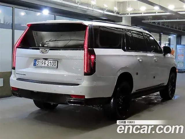 Cadillac Escalade 2023 — Photo 4/19