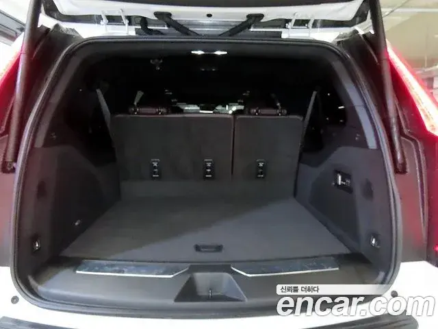 Cadillac Escalade 2023 — Photo 19/19