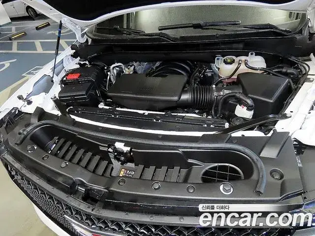 Cadillac Escalade 2023 — Photo 2/19