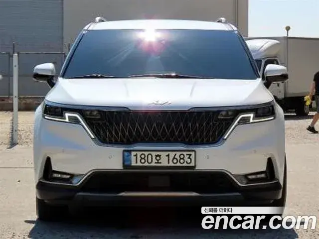 Kia Carnival 2022 — Фото 1/20