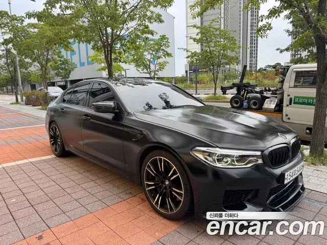 BMW M5 2018 — Фото 1/13