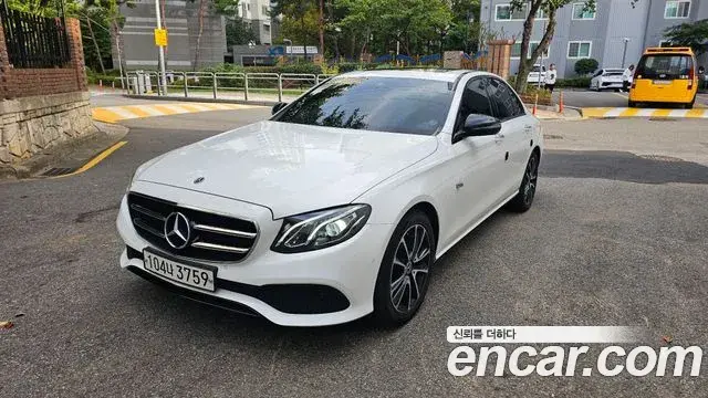 Mercedes-Benz E-Class 2020 — Фото 1/20