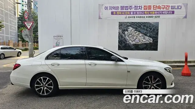 Mercedes-Benz E-Class 2020 — Фото 4/20