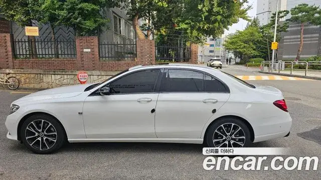 Mercedes-Benz E-Class 2020 — Фото 5/20