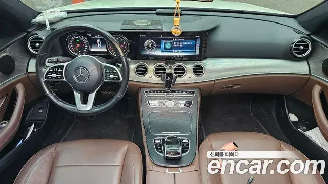 Mercedes-Benz E-Class 2020 — Фото 13/20