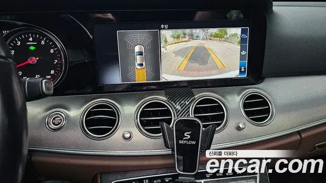 Mercedes-Benz E-Class 2020 — Фото 15/20