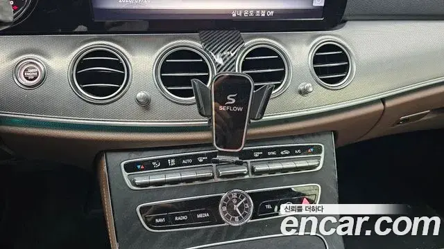 Mercedes-Benz E-Class 2020 — Фото 16/20