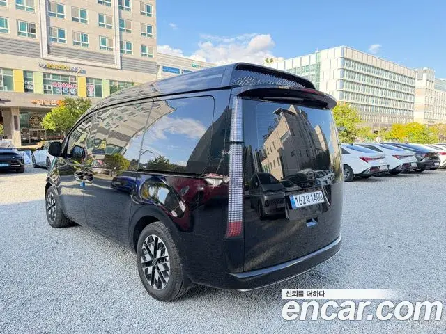 Hyundai Staria 2025 — Фото 3/17