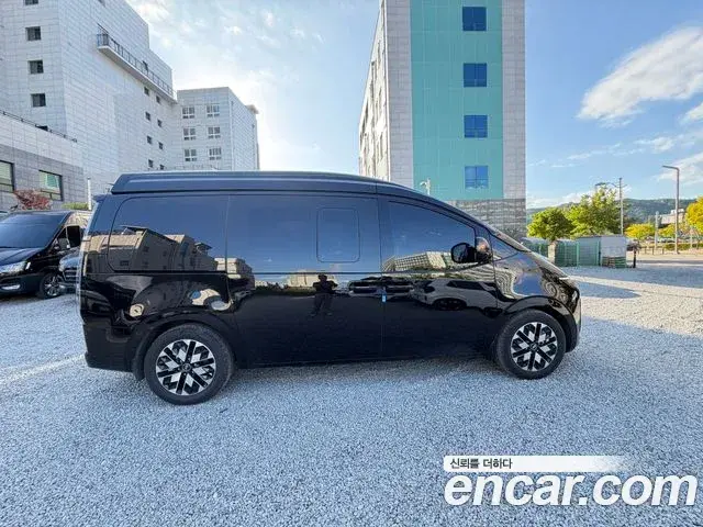 Hyundai Staria 2025 — Фото 5/17