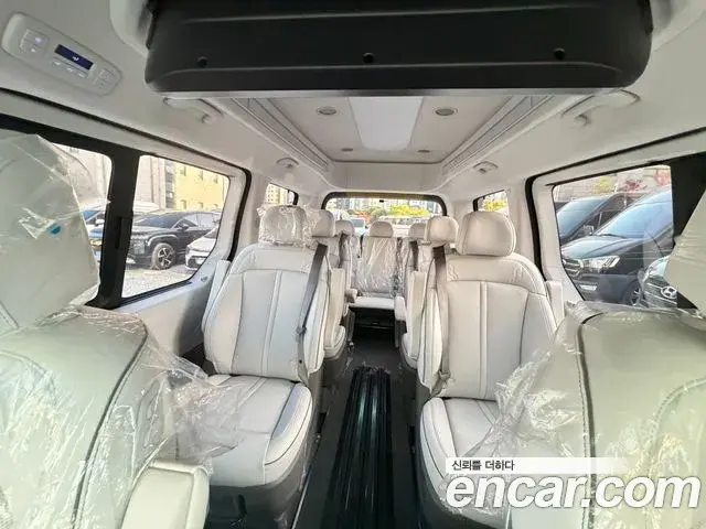 Hyundai Staria 2025 — Фото 14/17