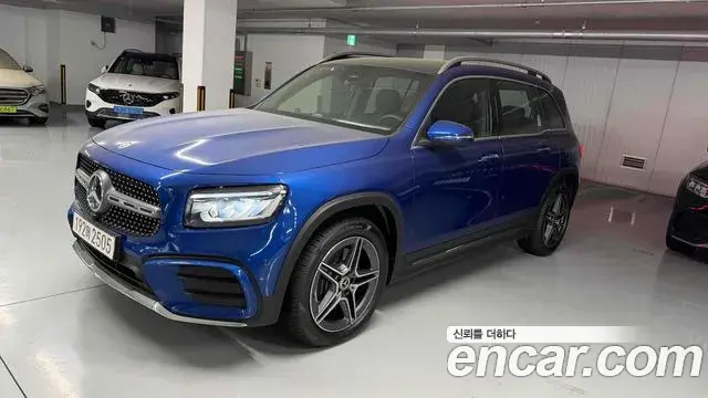 Mercedes-Benz GLB-Class 2025 — Фото 1/18