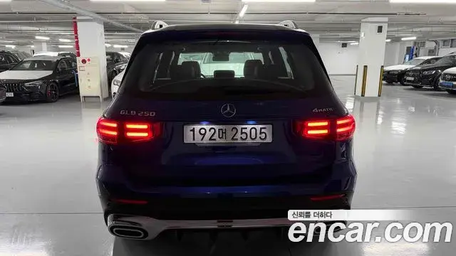 Mercedes-Benz GLB-Class 2025 — Фото 5/18