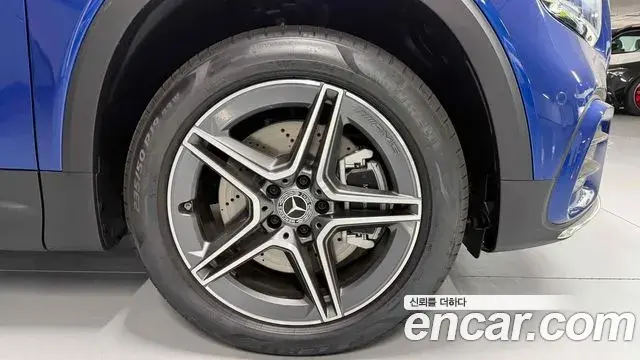 Mercedes-Benz GLB-Class 2025 — Фото 7/18