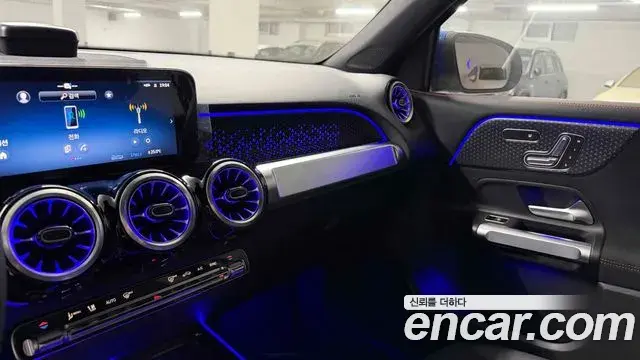 Mercedes-Benz GLB-Class 2025 — Фото 10/18