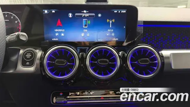 Mercedes-Benz GLB-Class 2025 — Фото 11/18