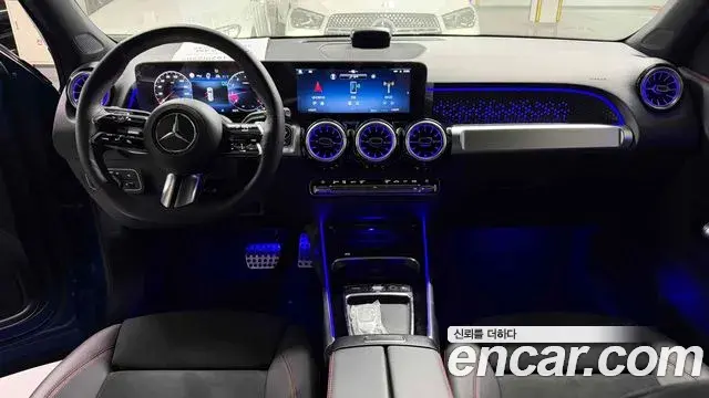 Mercedes-Benz GLB-Class 2025 — Фото 13/18