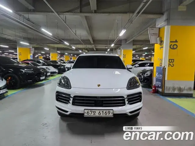 Porsche Cayenne 2019 — Фото 2/20
