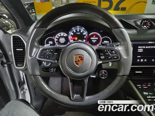 Porsche Cayenne 2019 — Фото 9/20