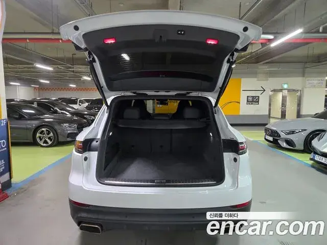 Porsche Cayenne 2019 — Фото 18/20