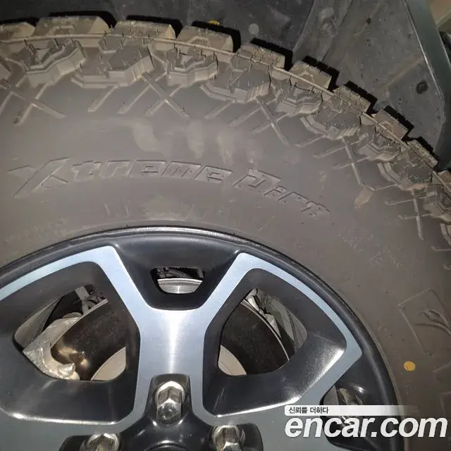 Jeep Wrangler 2021 — Фото 14/15