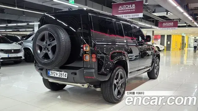 Land Rover Defender 2025 — Фото 5/20