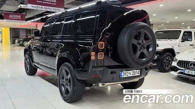 Land Rover Defender 2025 — Фото 7/20