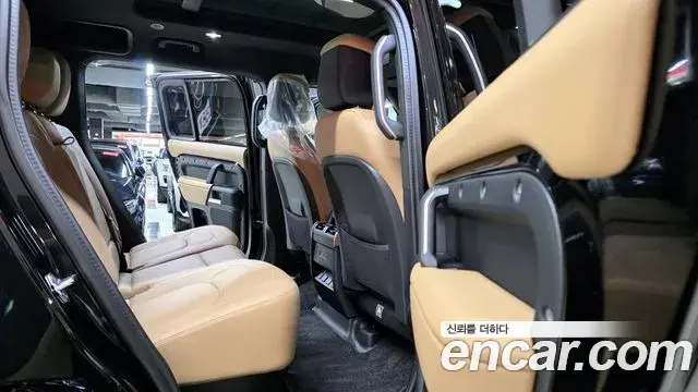 Land Rover Defender 2025 — Фото 11/20