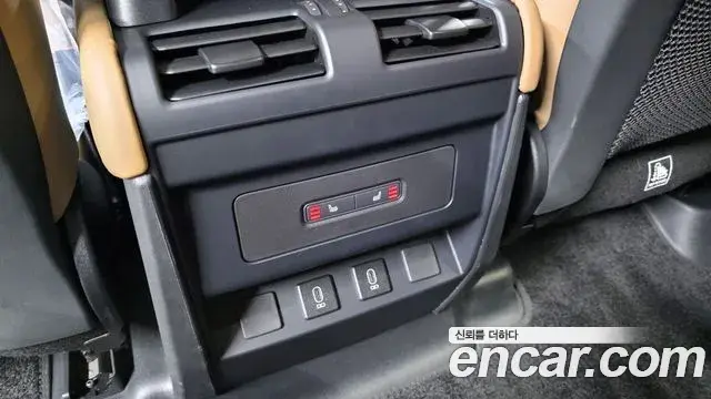 Land Rover Defender 2025 — Фото 18/20