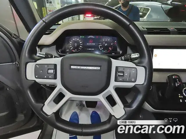 Land Rover Defender 2020 — Фото 7/20
