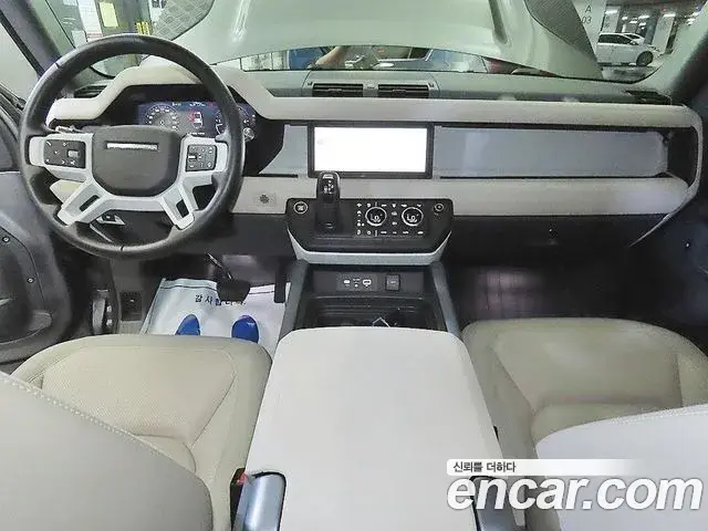 Land Rover Defender 2020 — Фото 9/20