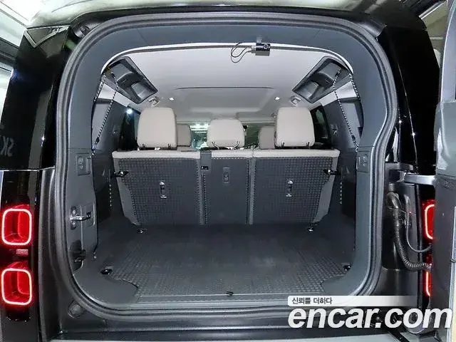 Land Rover Defender 2020 — Фото 17/20
