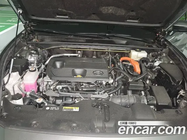 Toyota Crown Crossover 2024 — Şəkil 9/10