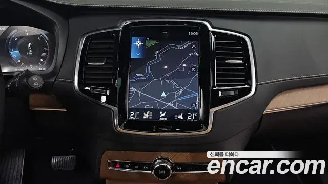 Volvo XC90 2018 — Фото 14/20