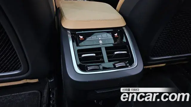 Volvo XC90 2018 — Фото 19/20
