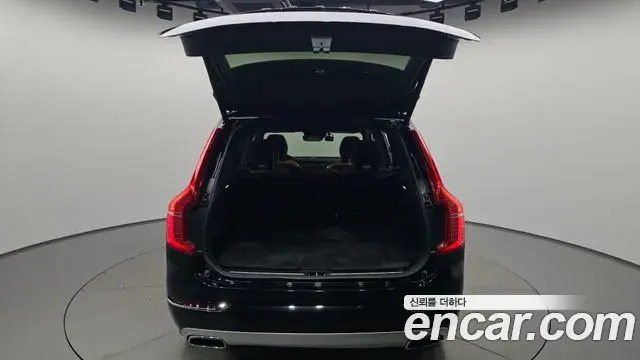 Volvo XC90 2018 — Фото 20/20
