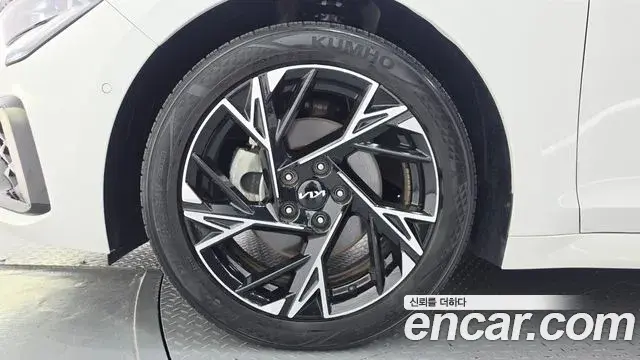Kia K5 2024 — ფოტო 19/32