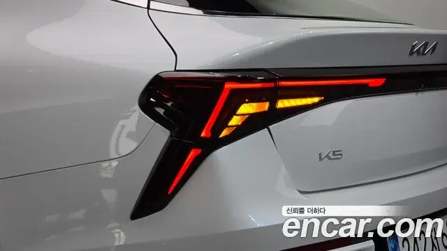 Kia K5 2024 — ფოტო 22/32